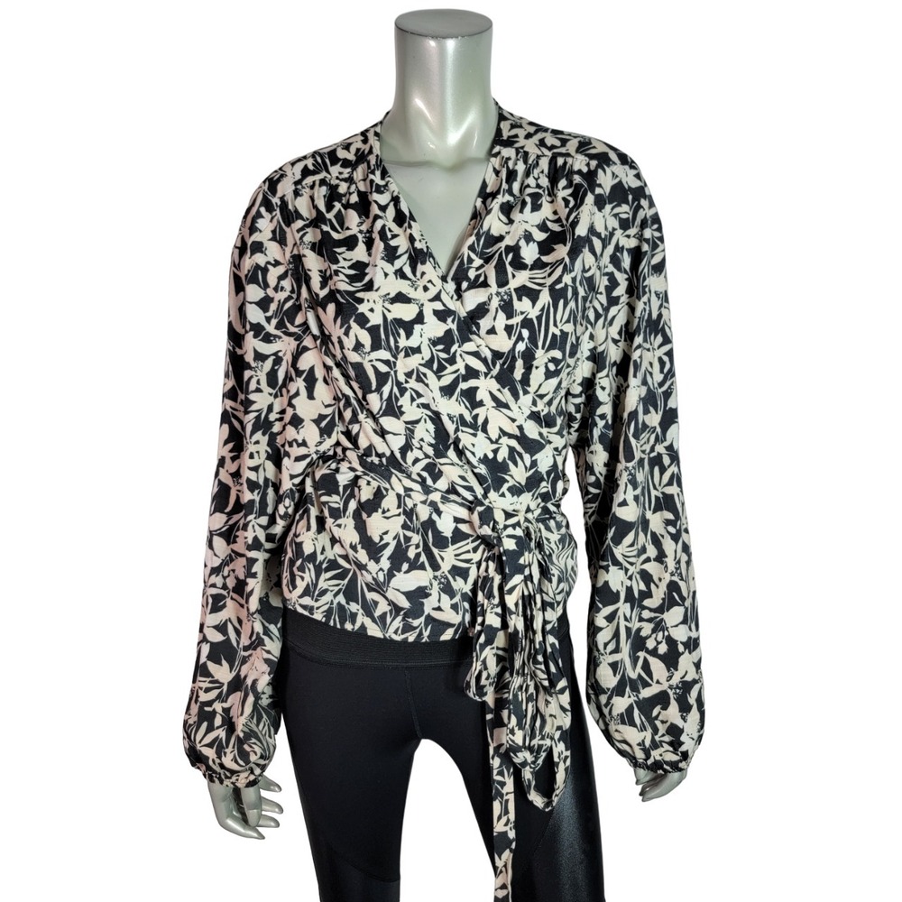 Lane‎ Bryant Wrap Top Plus Size 22 V-Neck Floral Balloon Sleeve Casual Black